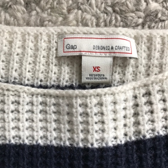 Gap Navy and White Stripe Sweater - Picture 2 of 3